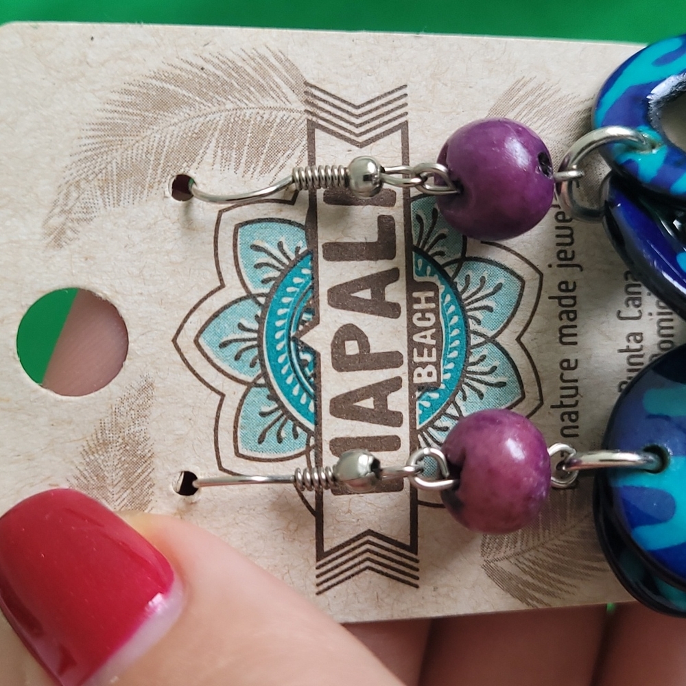 Earings - Picture 4 of 6
